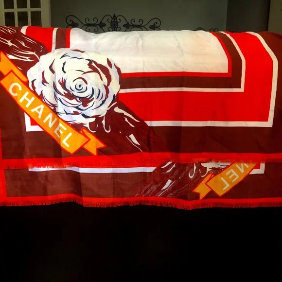 CHANEL SCARF/WRAP - Picture 1 of 2